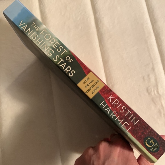 ⭐️2/$12⭐️ the forest of vanishing stars - Picture 2 of 7